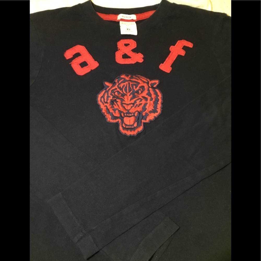 BOYS XL Abercrombie navy blue long sleeve top